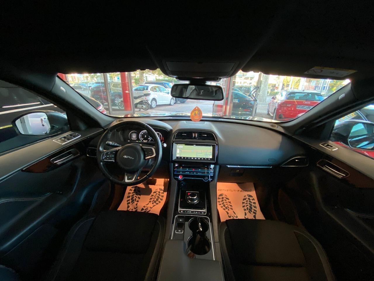 Jaguar F-Pace 2.0 D 180 CV R-Sport