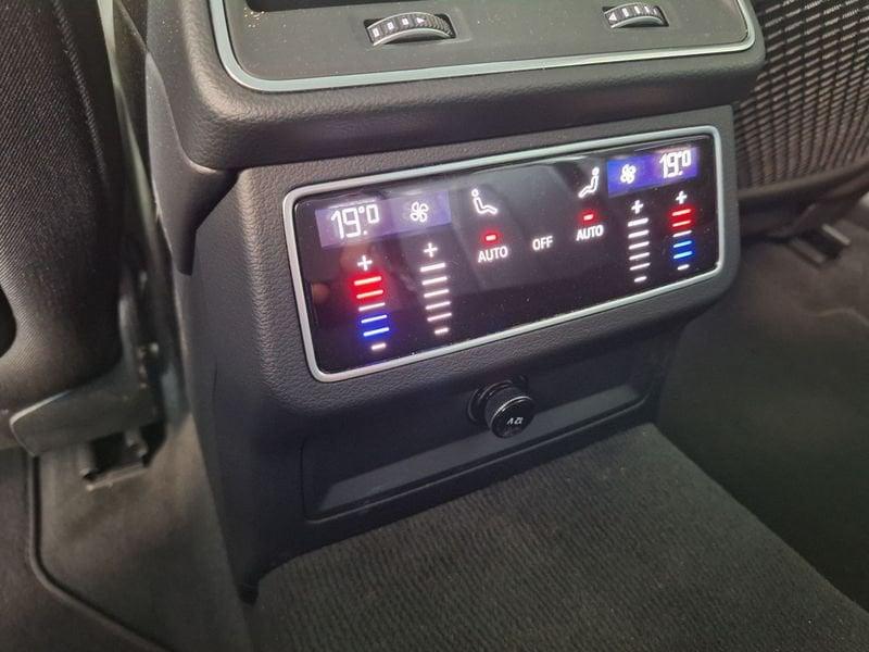 Audi A6 A6 Avant 40 2.0 TDI quattro ultra S tronic S line edition