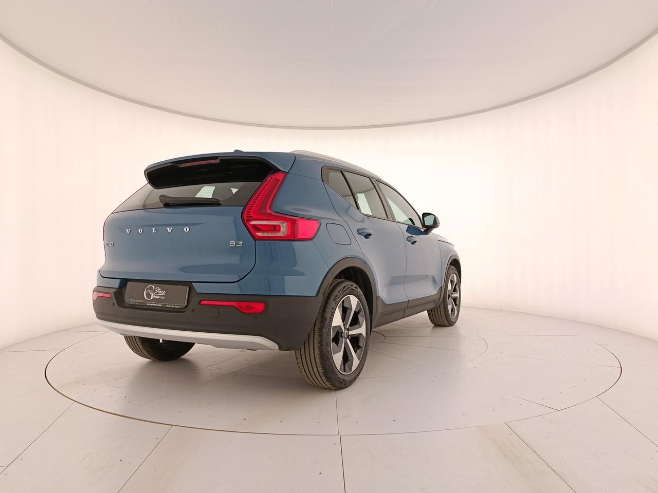 VOLVO XC40 2023 - XC40 2.0 b3 Core auto