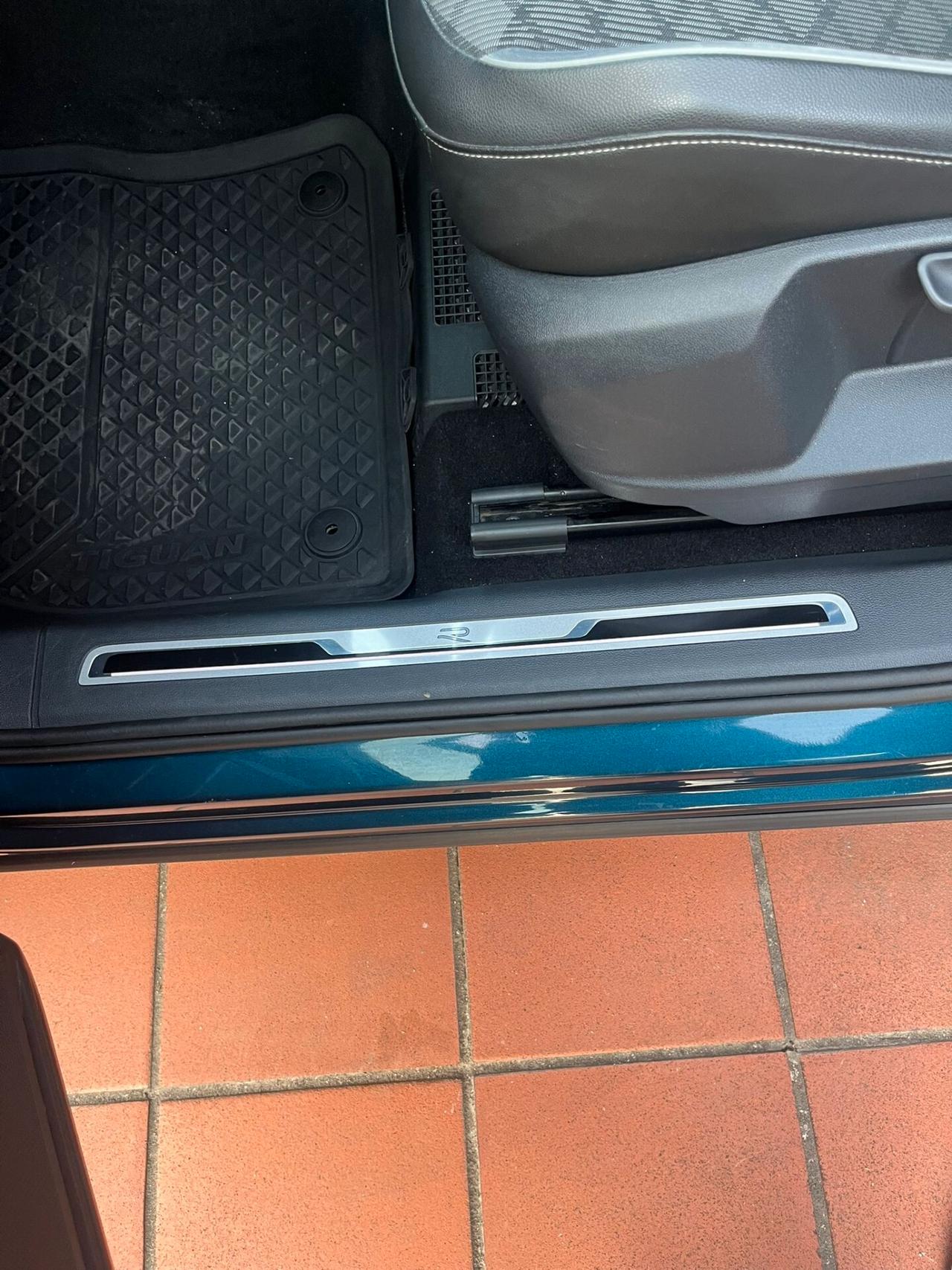 Volkswagen Tiguan 2.0 TDI 150 CV SCR DSG R-Line