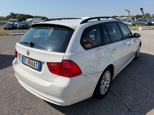 BMW 318 i cat Touring Attiva
