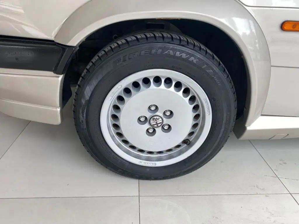 Alfa Romeo 75 2.0i Twin Spark