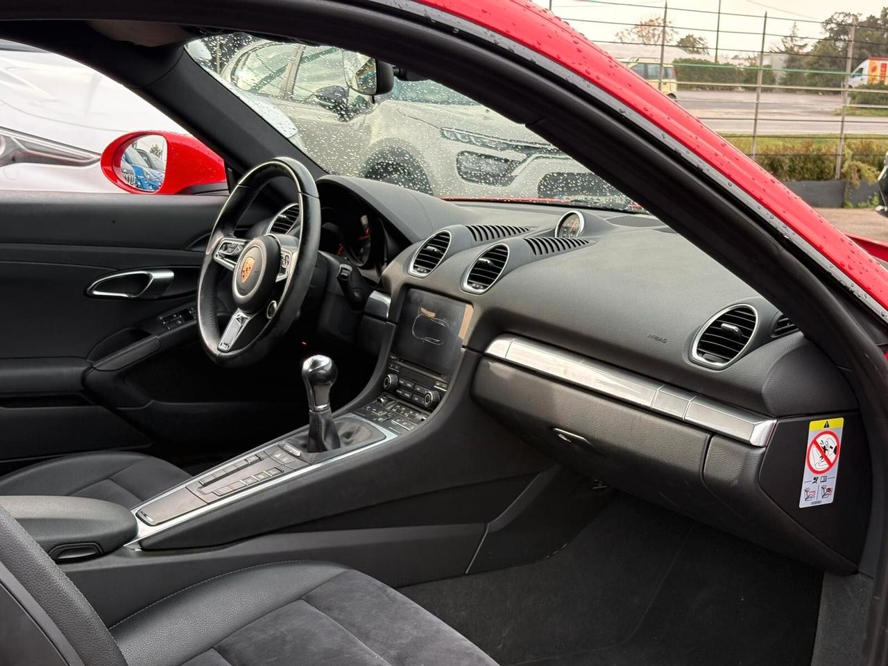 Porsche Cayman 718 2.0 300cv