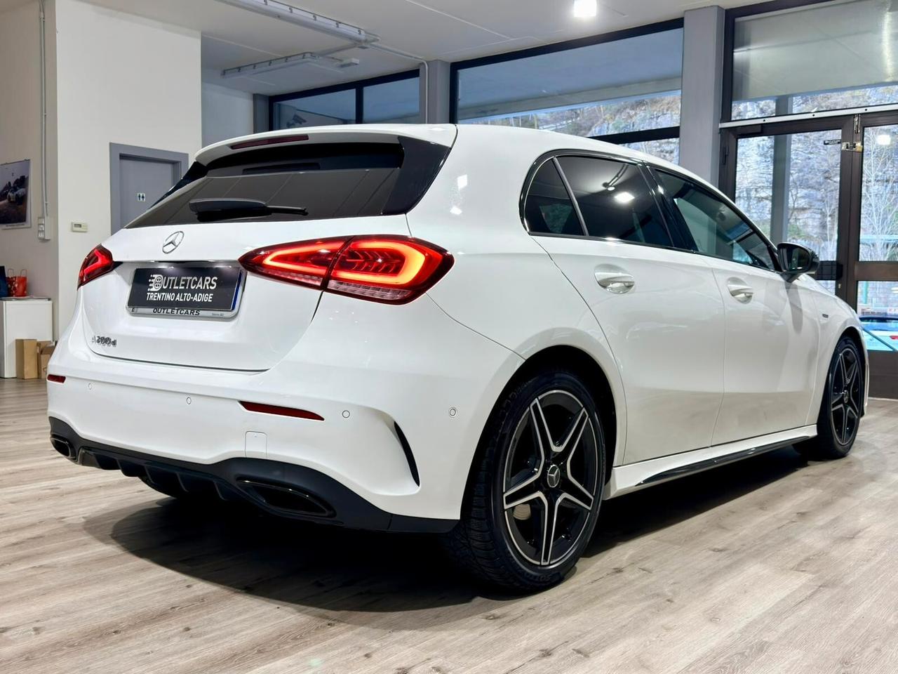 MERCEDES A200 D AUTO PREMIUM AMG LINE 2.0 150CV