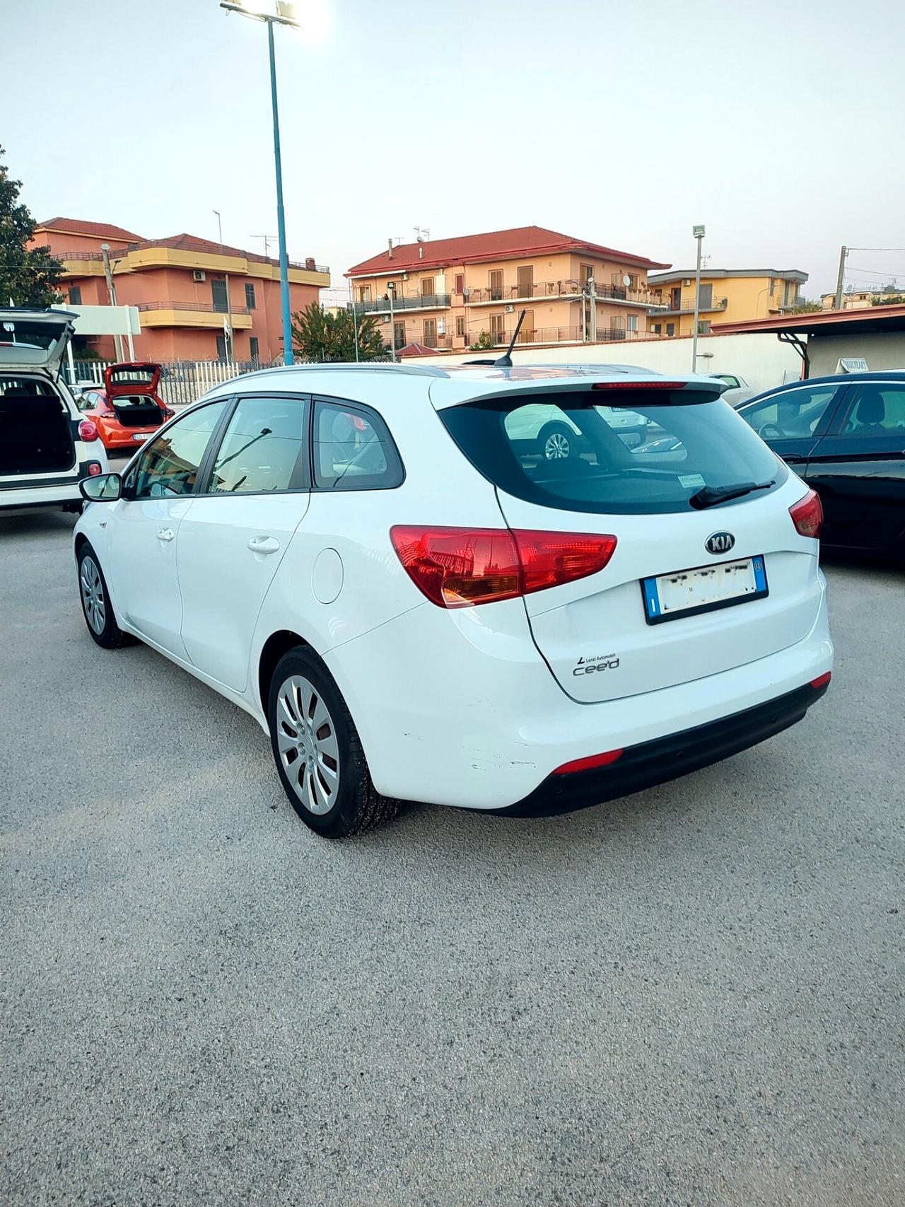 Kia Ceed Sportswagon cee'd 1.4 CVVT SW Cool con 149.000 Chilometri