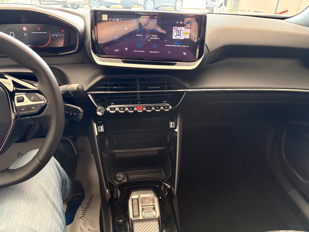 Peugeot 2008 Allure 1.2 Hybrid e-DCS6 - KMO 2026