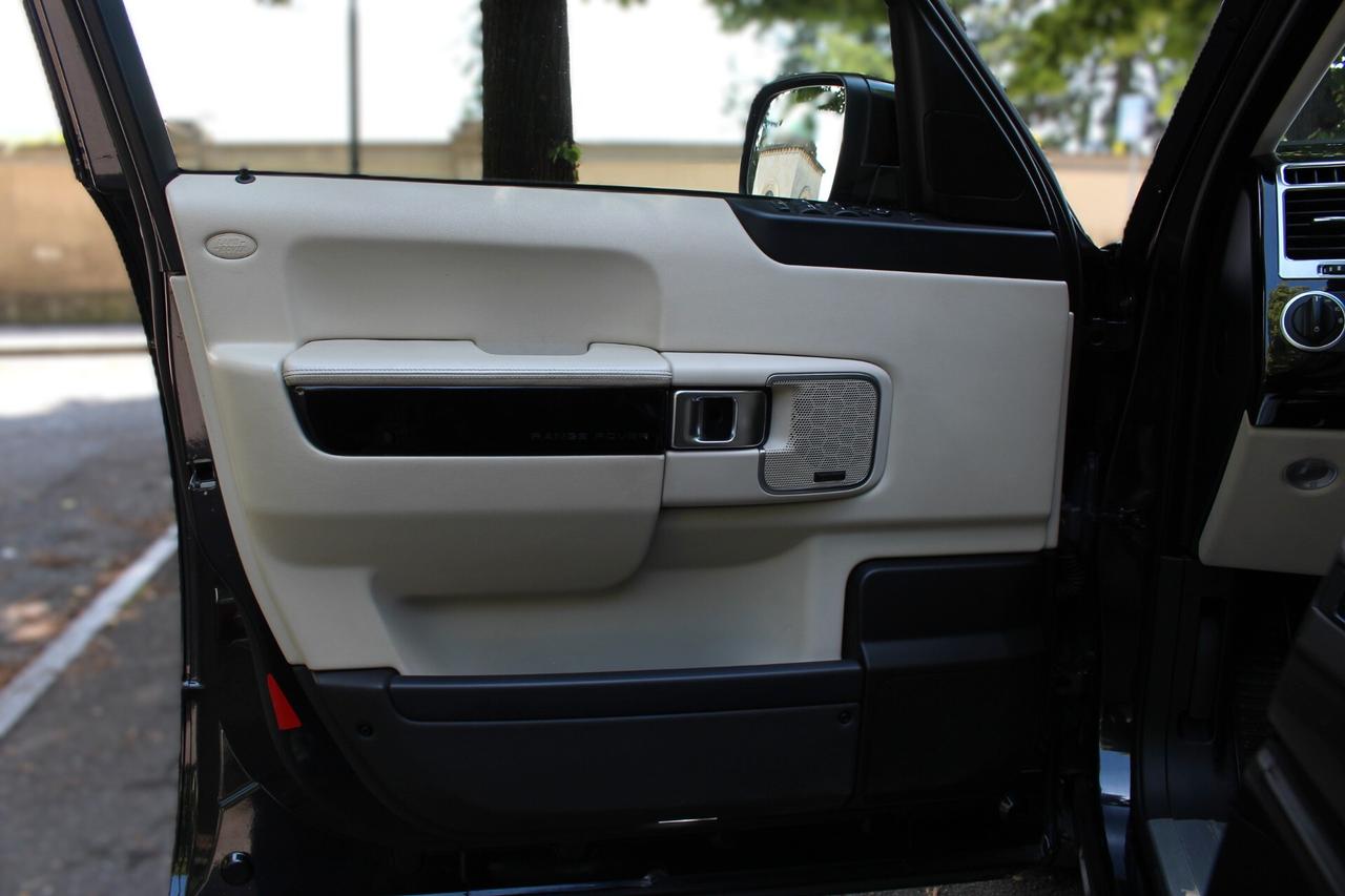 Land Rover Range Rover Range Rover 4.4 TDV8 Vogue