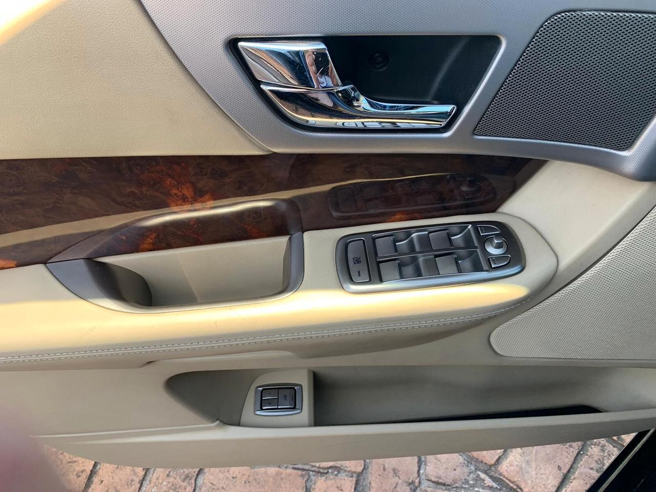 Jaguar XF 3.0 DS V6 Portfolio 275CV