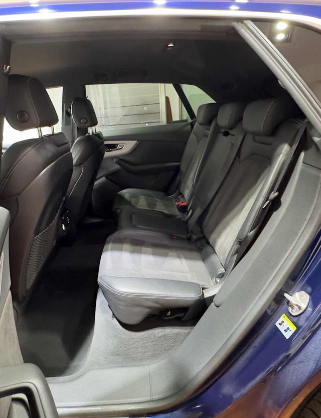 AUDI Q8 45 TDI quattro tiptronic Sport