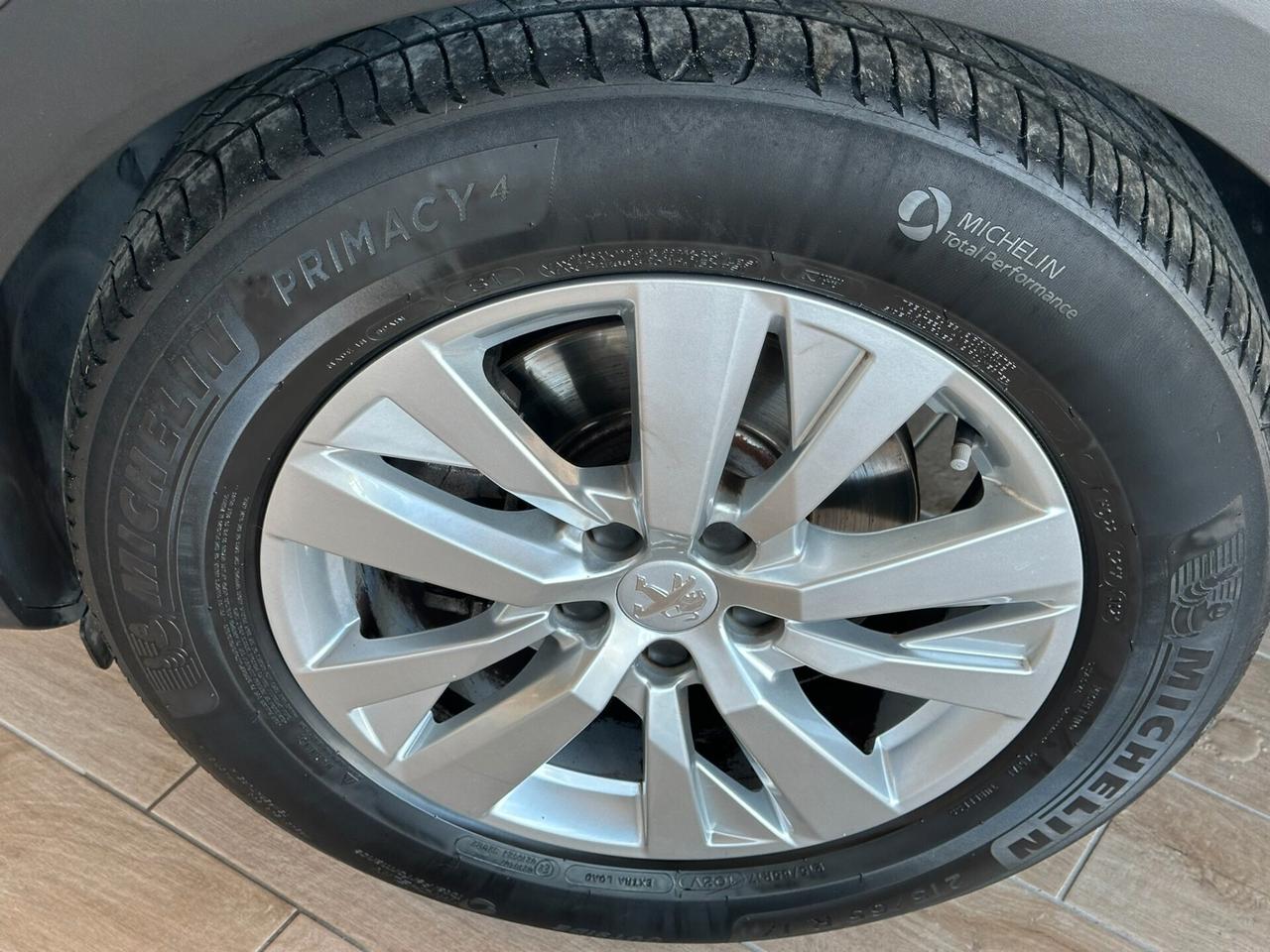 Peugeot 3008 BlueHDi 130 S&S EAT8 Active Business