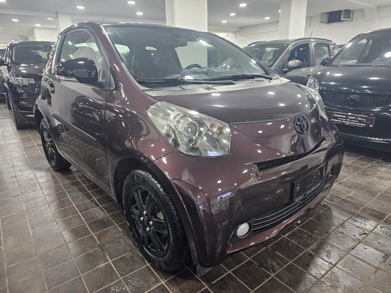 NUOVA TOYOTA iQ 1.0 VVT-i SOL 68CV BLACK LINE