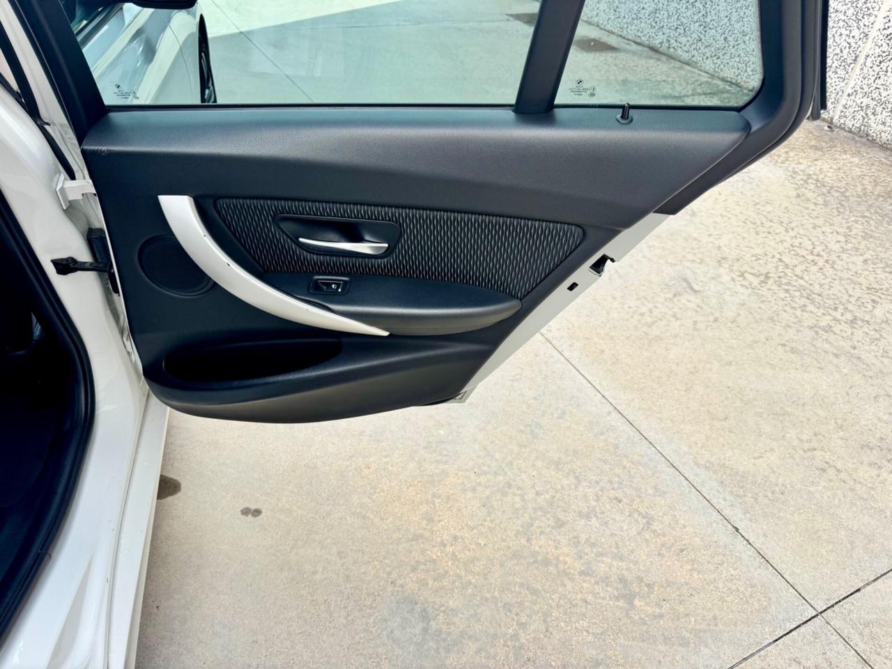 Bmw 320 320d xDrive Touring Business Advantage