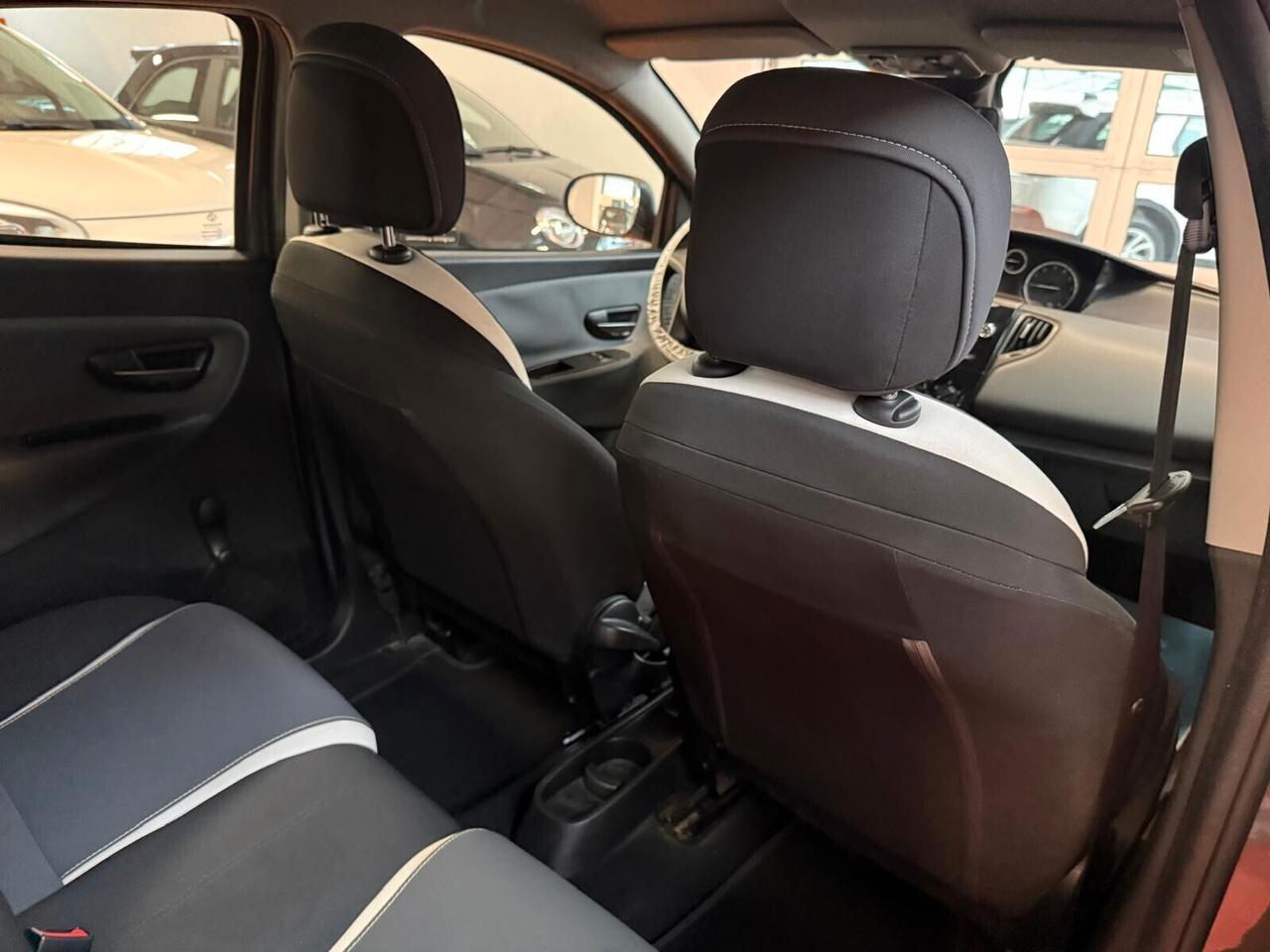 Lancia Ypsilon 1.2 69 CV 5 porte Gold
