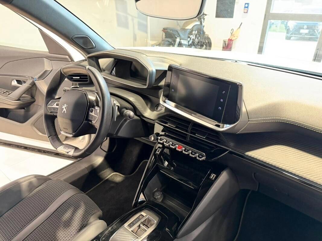 Peugeot 2008 BlueHDi 130 S&S EAT8 GT