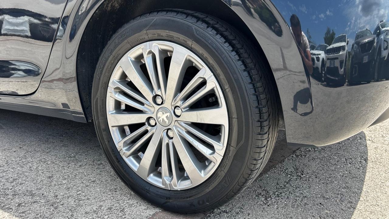 Peugeot 208 BlueHDi 75cv