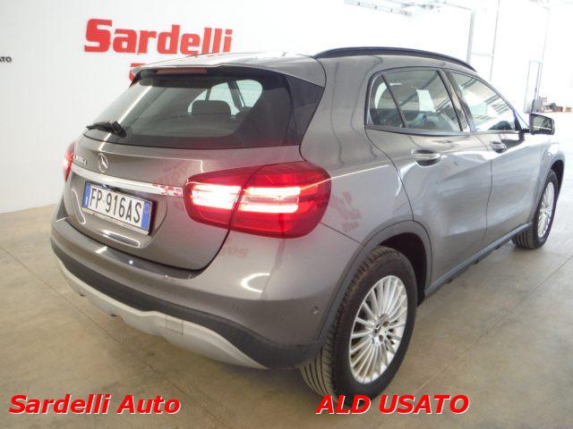 MERCEDES-BENZ GLA 180 d Business.