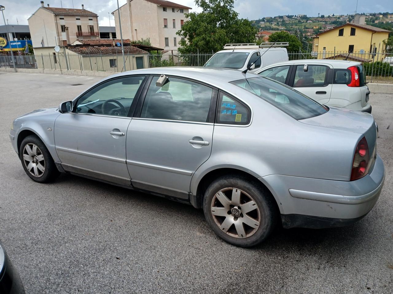 Volkswagen Passat 1.9 TDI 130CV BERLINA COMFORTLINE