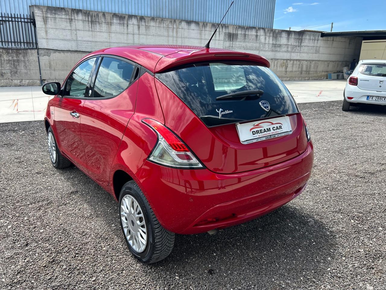 Lancia Ypsilon 0.9 TwinAir 85 CV 5 porte Metano Ecochic Platinum