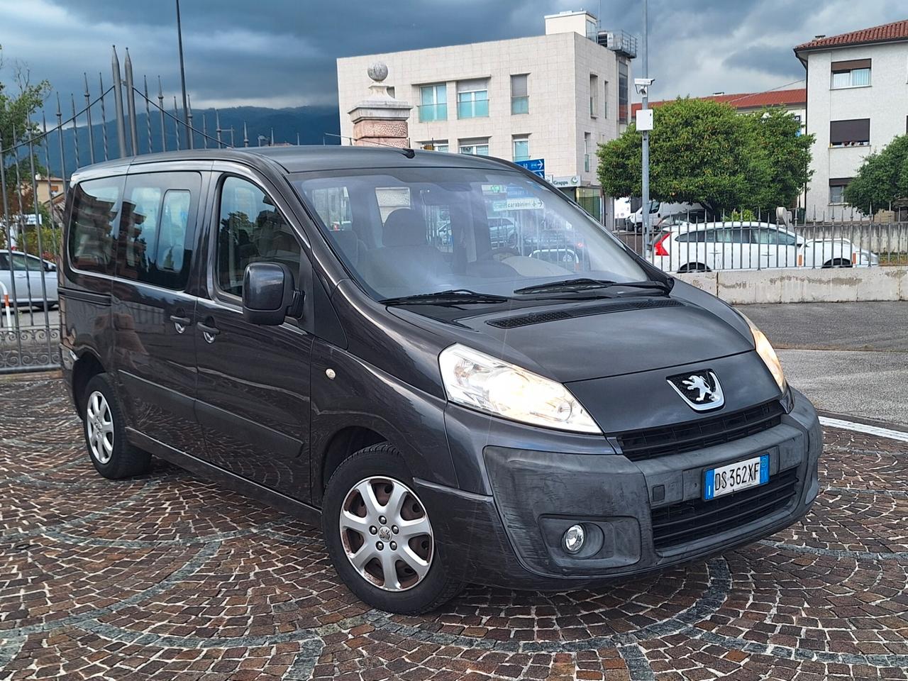 Peugeot Expert 2.0 HDi 120CV PC-TN 10Q Furgone Vetrato Affaire