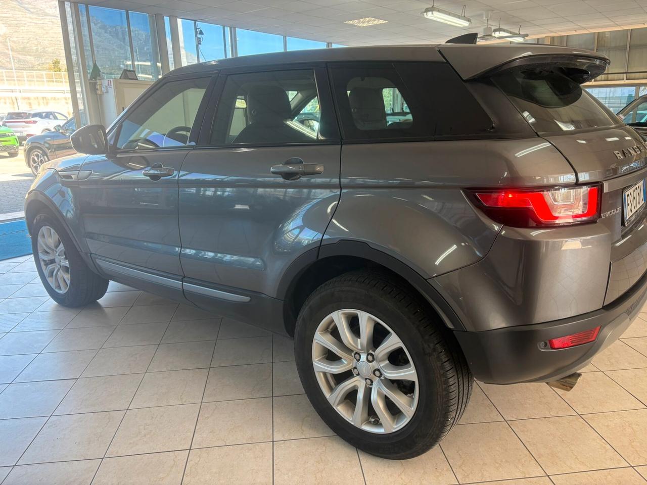 Land Rover Range Evoque 2.0 eD4 5p. SE Dynamic