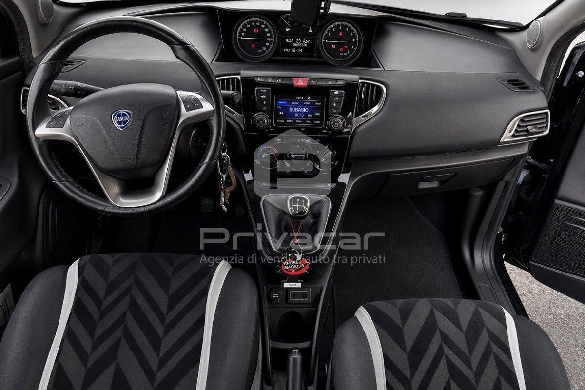 LANCIA Ypsilon 1.2 69 CV 5 porte GPL Ecochic Platinum