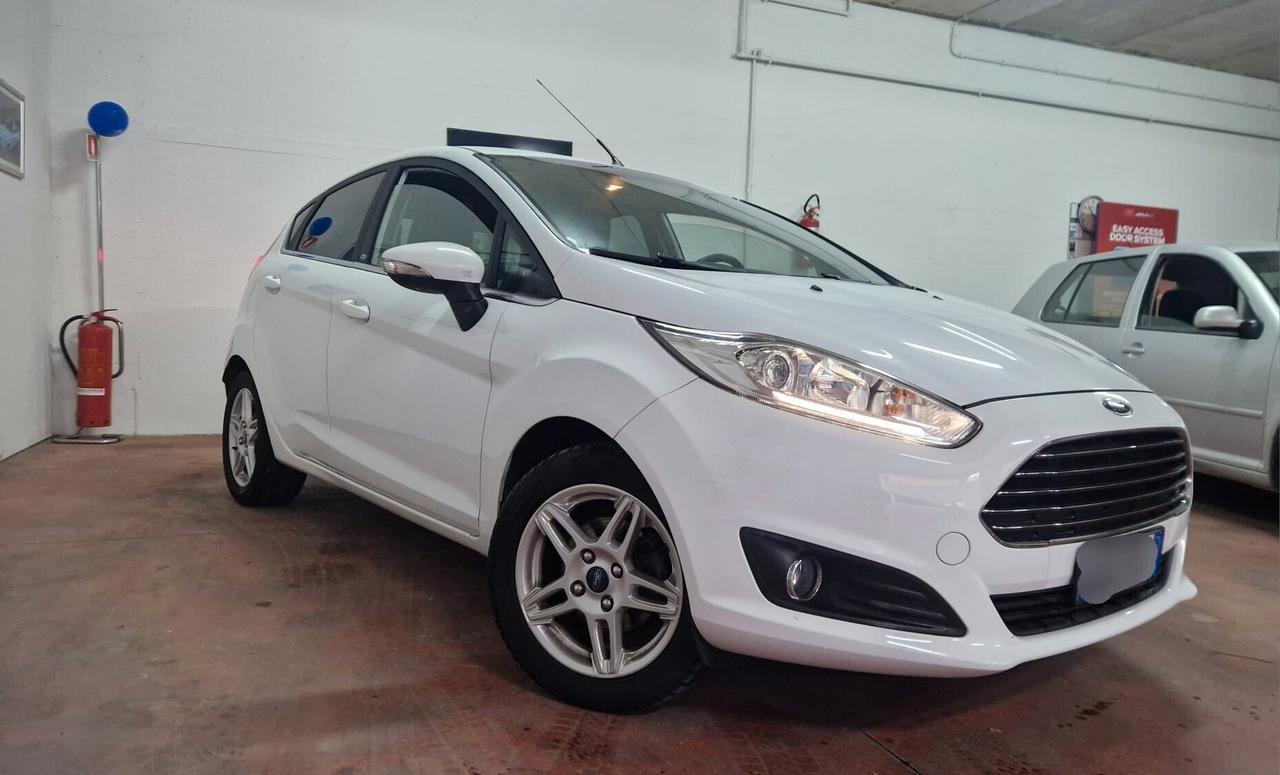 Ford Fiesta 1.6 TDCi 95CV 5 porte Titanium st line vignale active