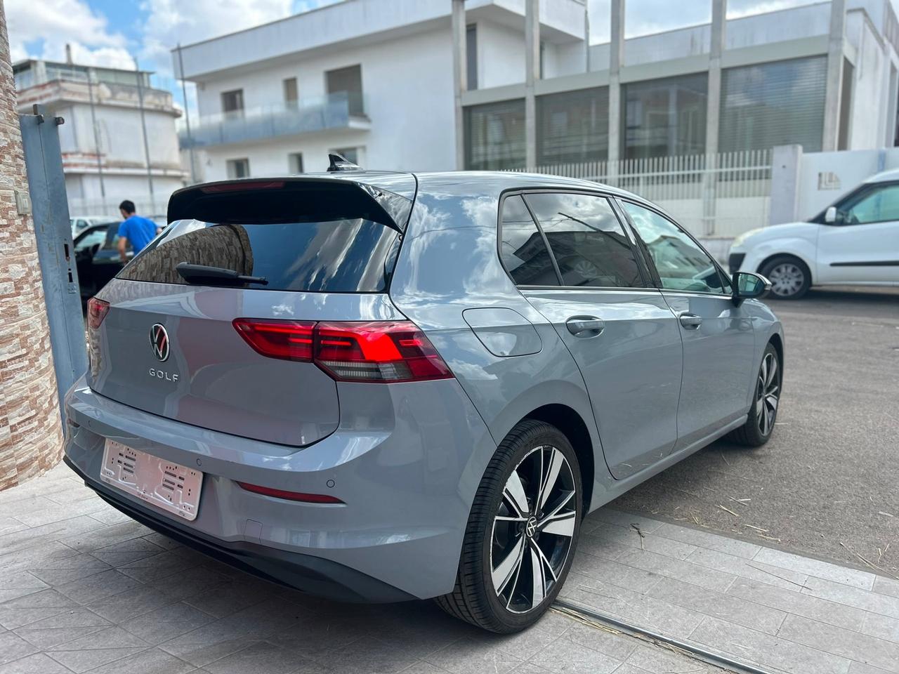 Volkswagen Golf VIII 2.0 TDI 150 CV DSG -2020 18"/LED