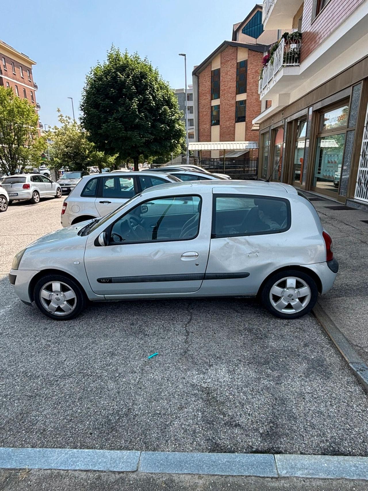 Renault Clio 1.2 16V cat 3 porte Luxe Dynamique