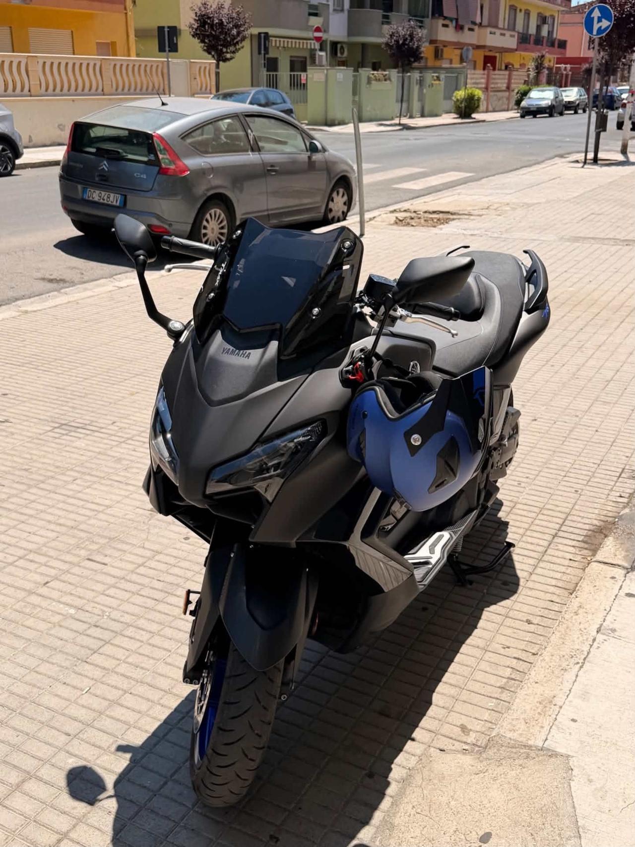 Yamaha TMAX 560 Base