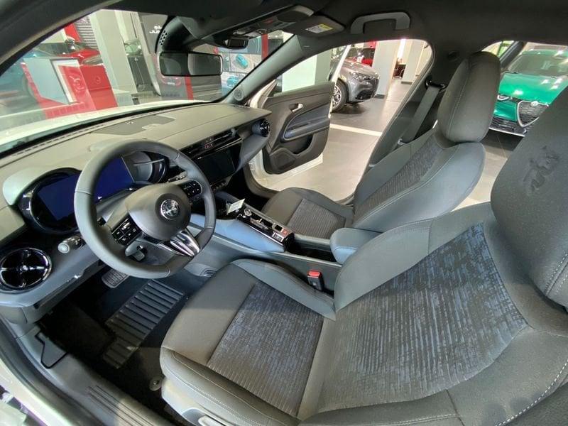 Alfa Romeo Junior 1.2 136 CV Hybrid eDCT6 NO DI VINCOLI FINANZIAMENTO