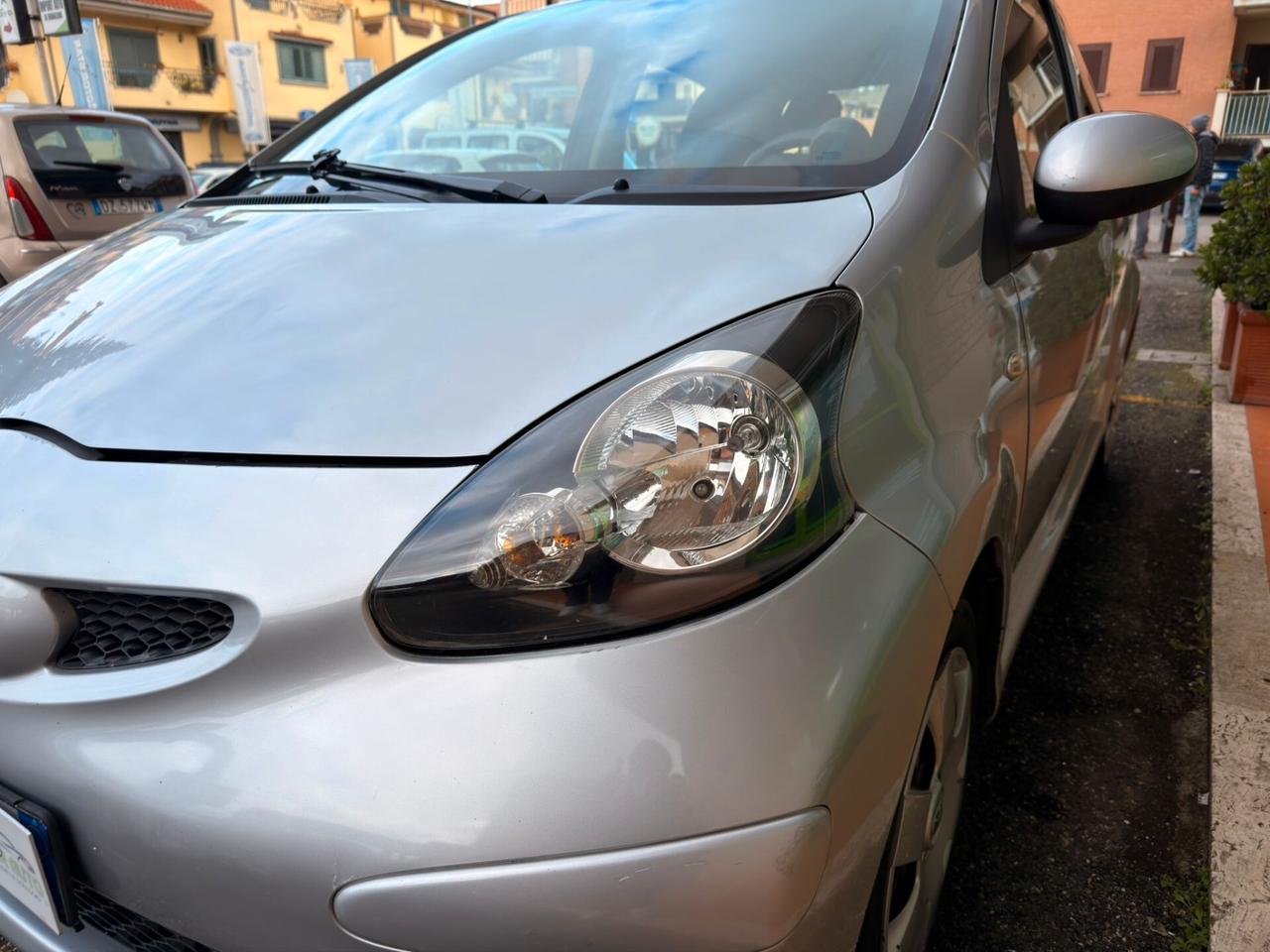 Toyota Aygo 1.0 12V VVT-i 5 porte Sol