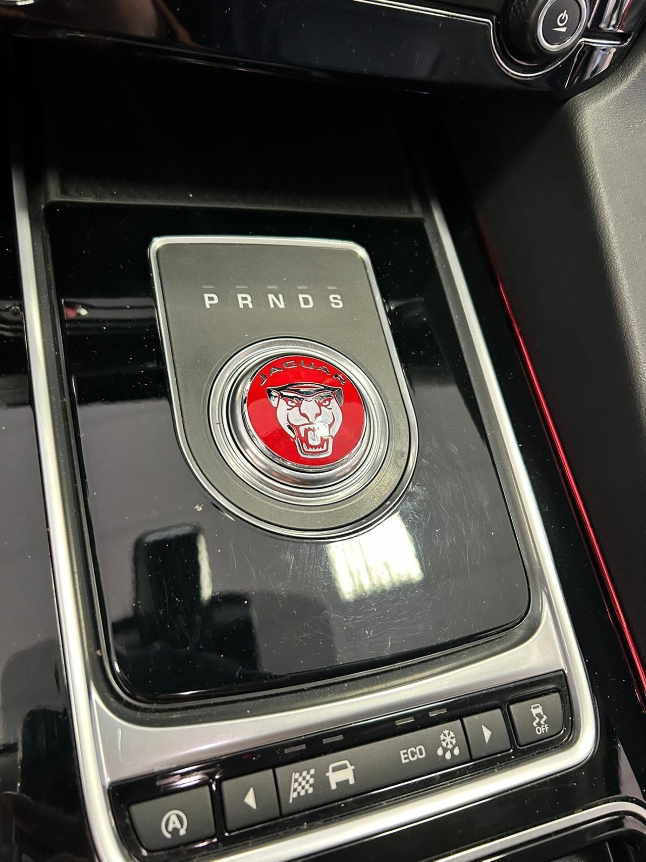 Jaguar F-Pace 2.0 D R-SPORT MOTORE NUOVO 2017