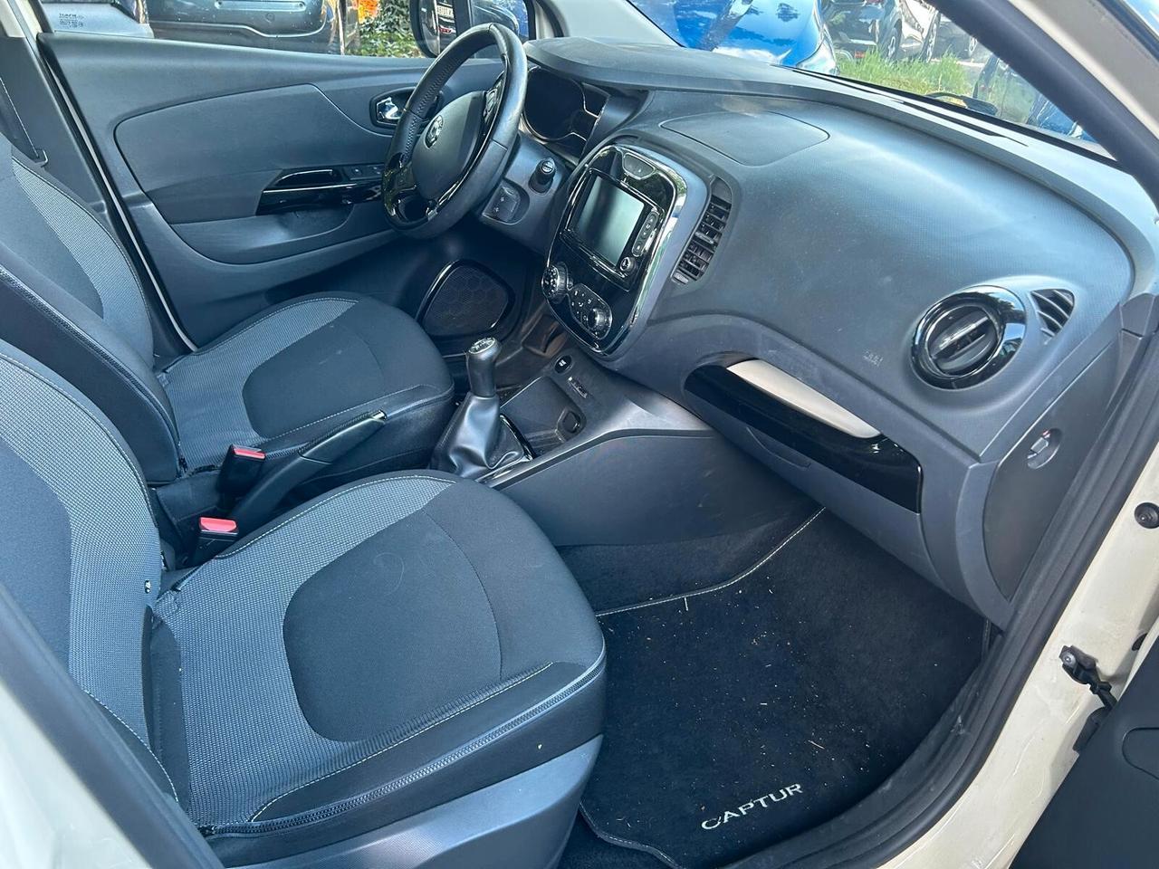 Renault Captur dCi 8V 90 CV full 2016