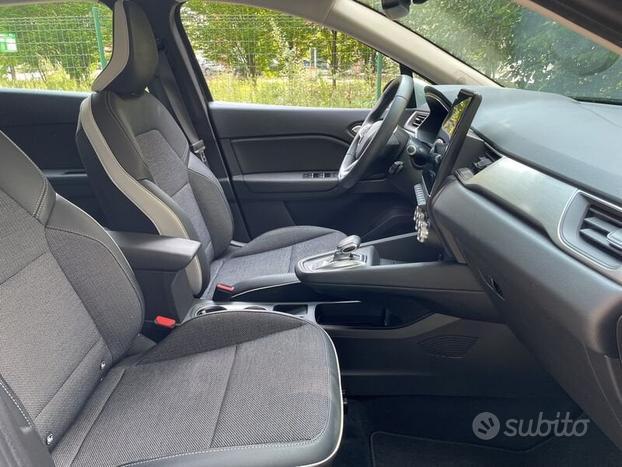 Renault Captur Plug-in Hybrid E-Tech 160 CV I...