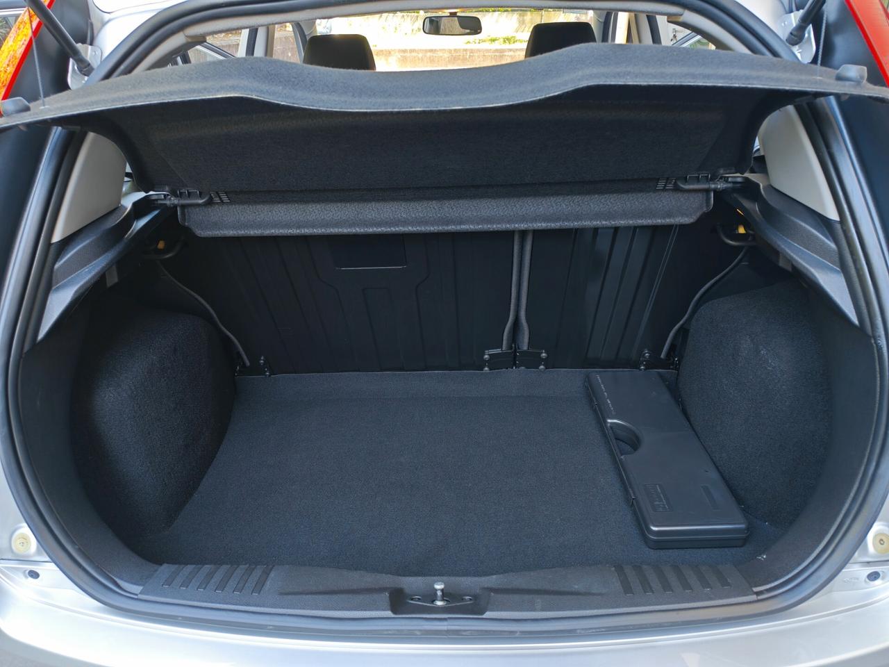 Ford Fiesta 1.2 BENZINA 75cv / 23.339km / Unipro