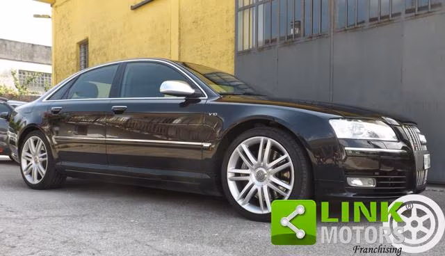 AUDI S8 5.2 V10 quattro tiptronic