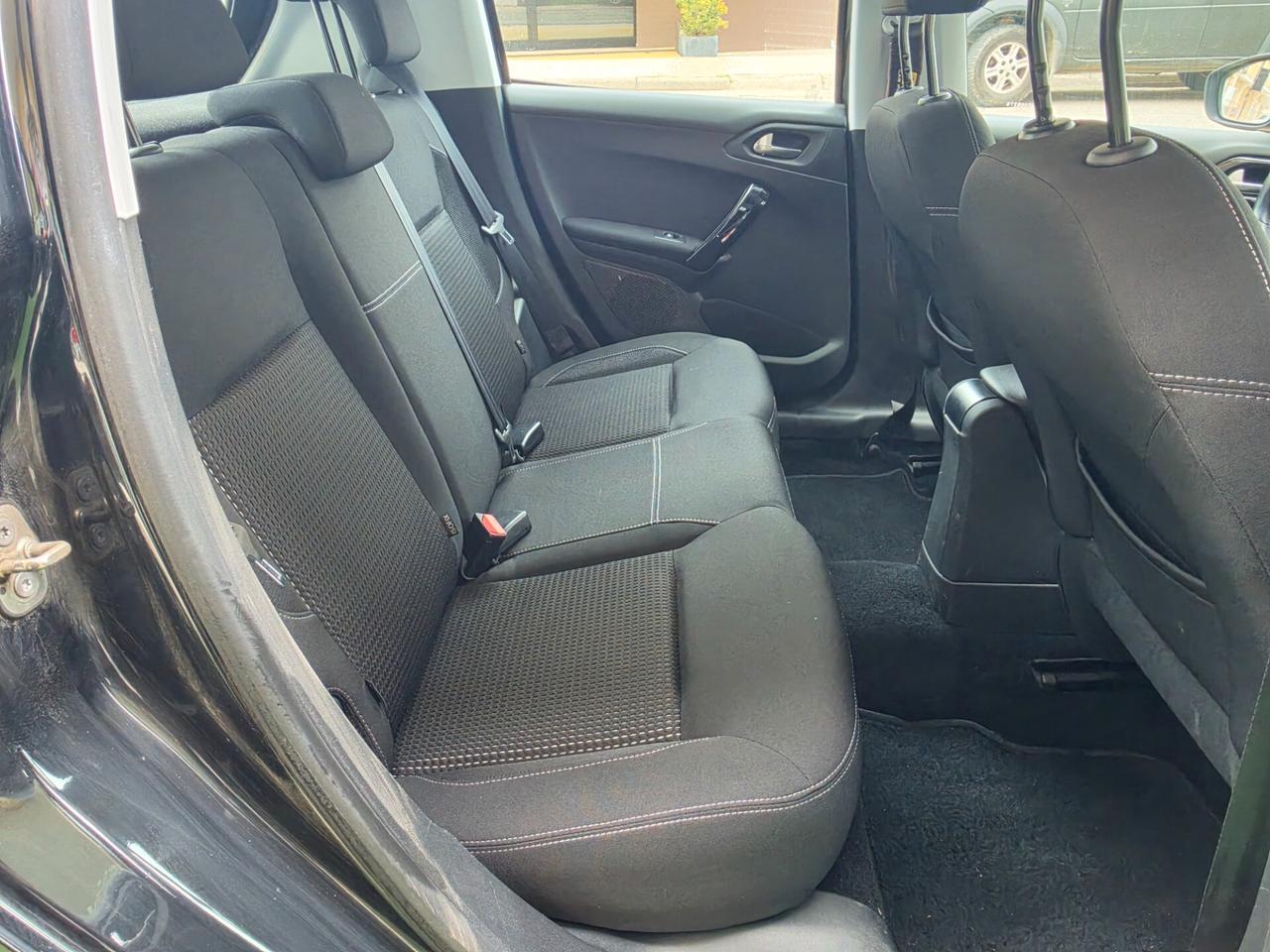 Peugeot 208 BlueHDi 100 S&S 5 porte Active