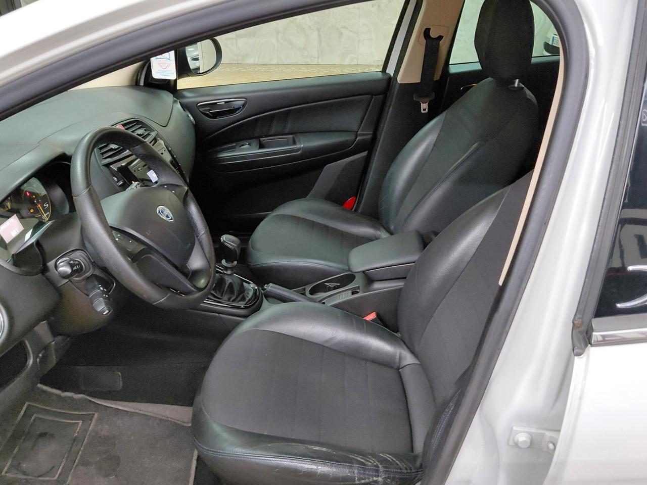 Lancia Delta 1.6 MJT DPF S MOMO DESIGN 2013