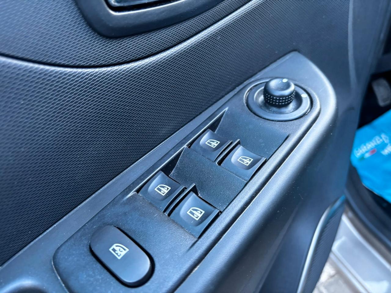 Renault Captur 0.9 TCe 90cv Energy Life - 2015