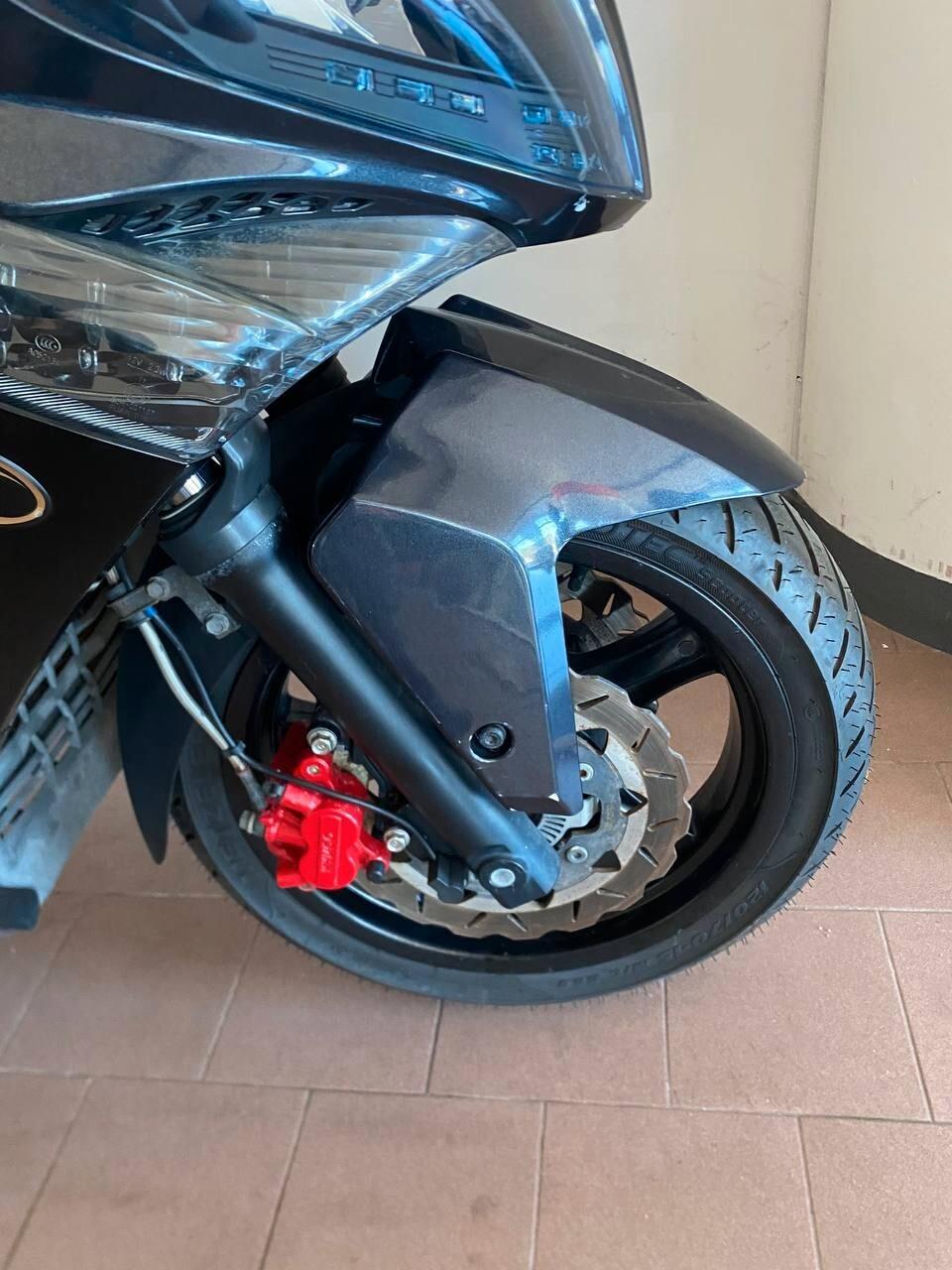 Kymco Xciting 300i r