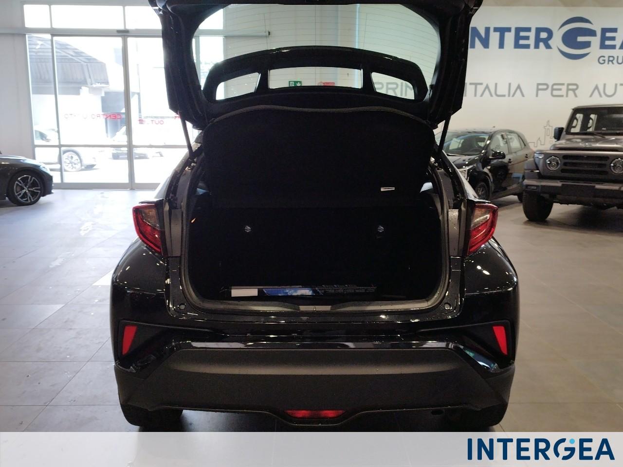 TOYOTA C-HR 1.8h Active e-cvt