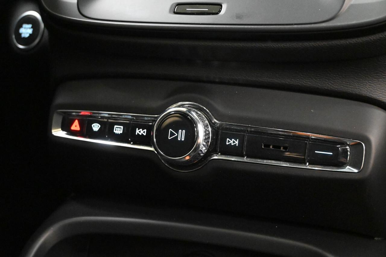 VOLVO XC40 (2017-->) XC40 T2 automatico Core