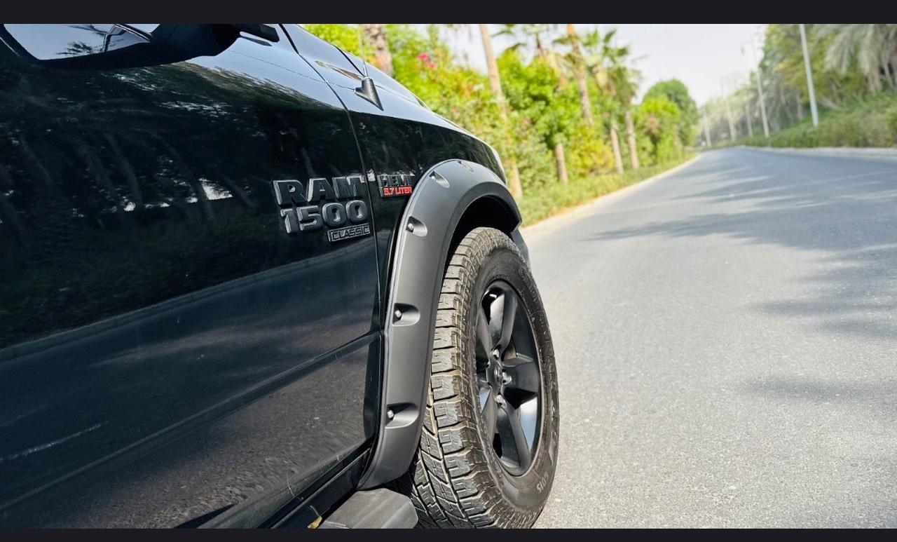 Dodge RAM 4WD 5.7 V8 Extra Cab * Box Sport
