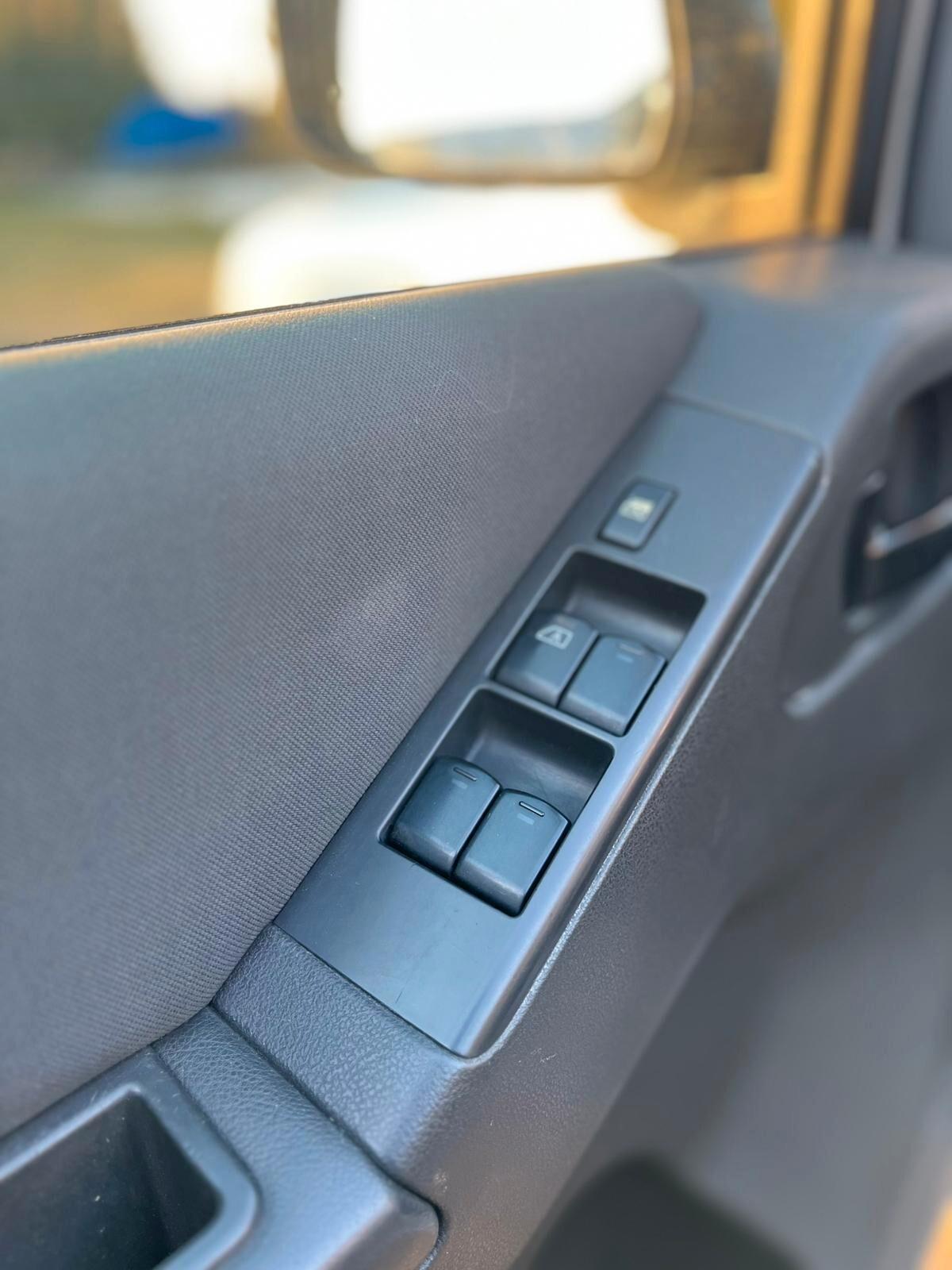 Nissan Navara 2.5 dCi 190CV 4 porte Double Cab Sport