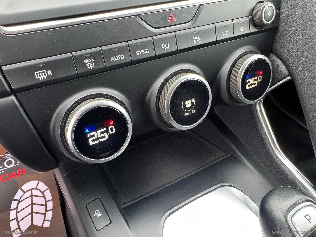 JAGUAR E-Pace 2.0D 150CV AWD aut. R-Dynamic HSE