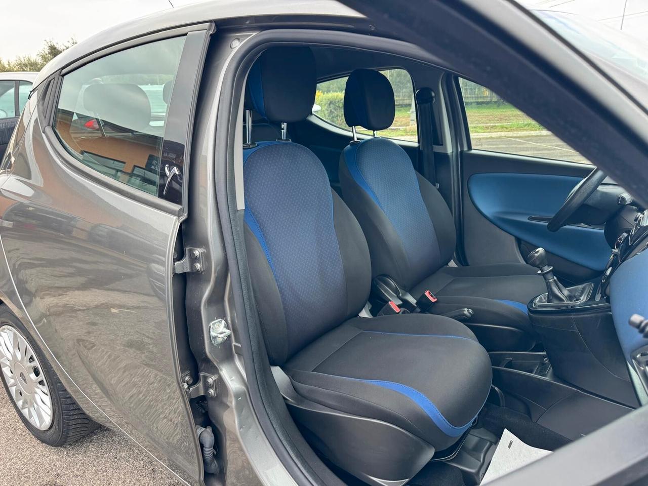 Lancia Ypsilon 1.2 BENZ NEOPTENTATI 2017