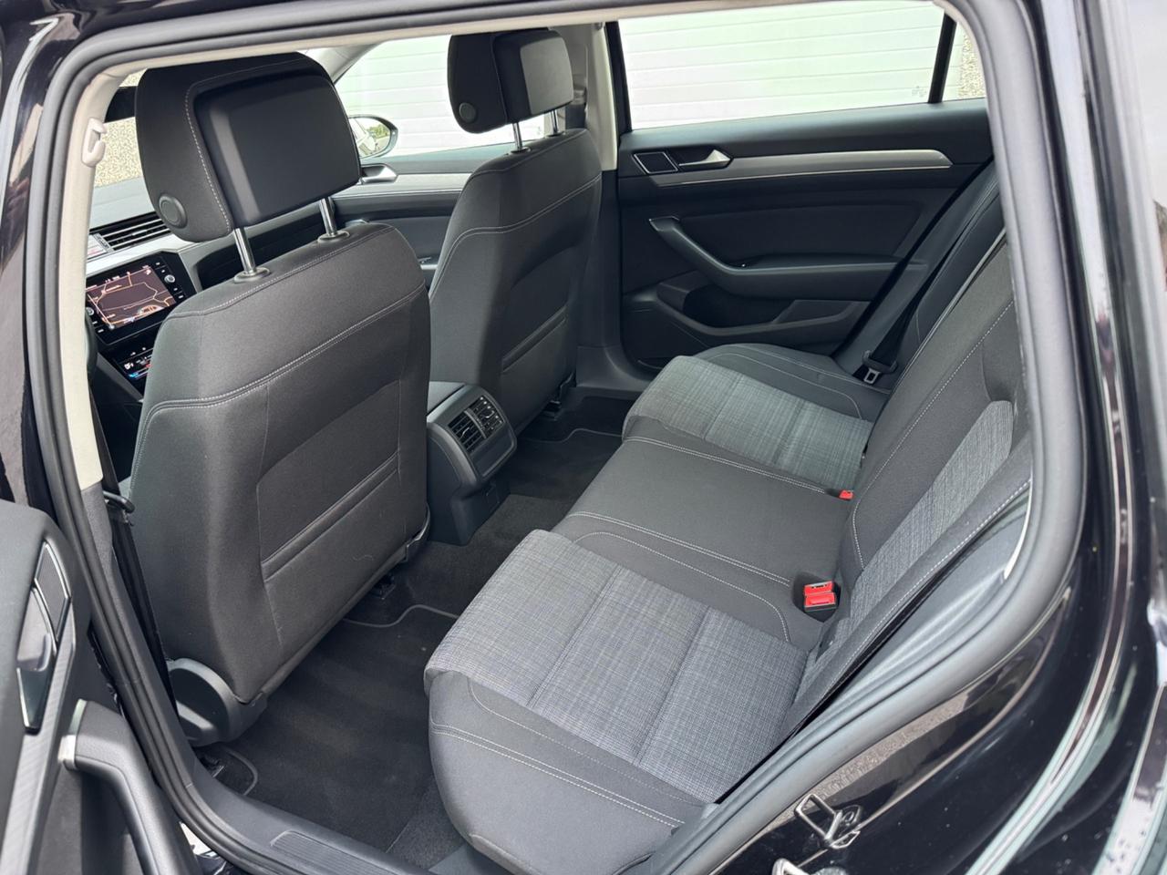 Volkswagen Passat Variant 2.0 TDI SCR 122 CV EVO DSG Business