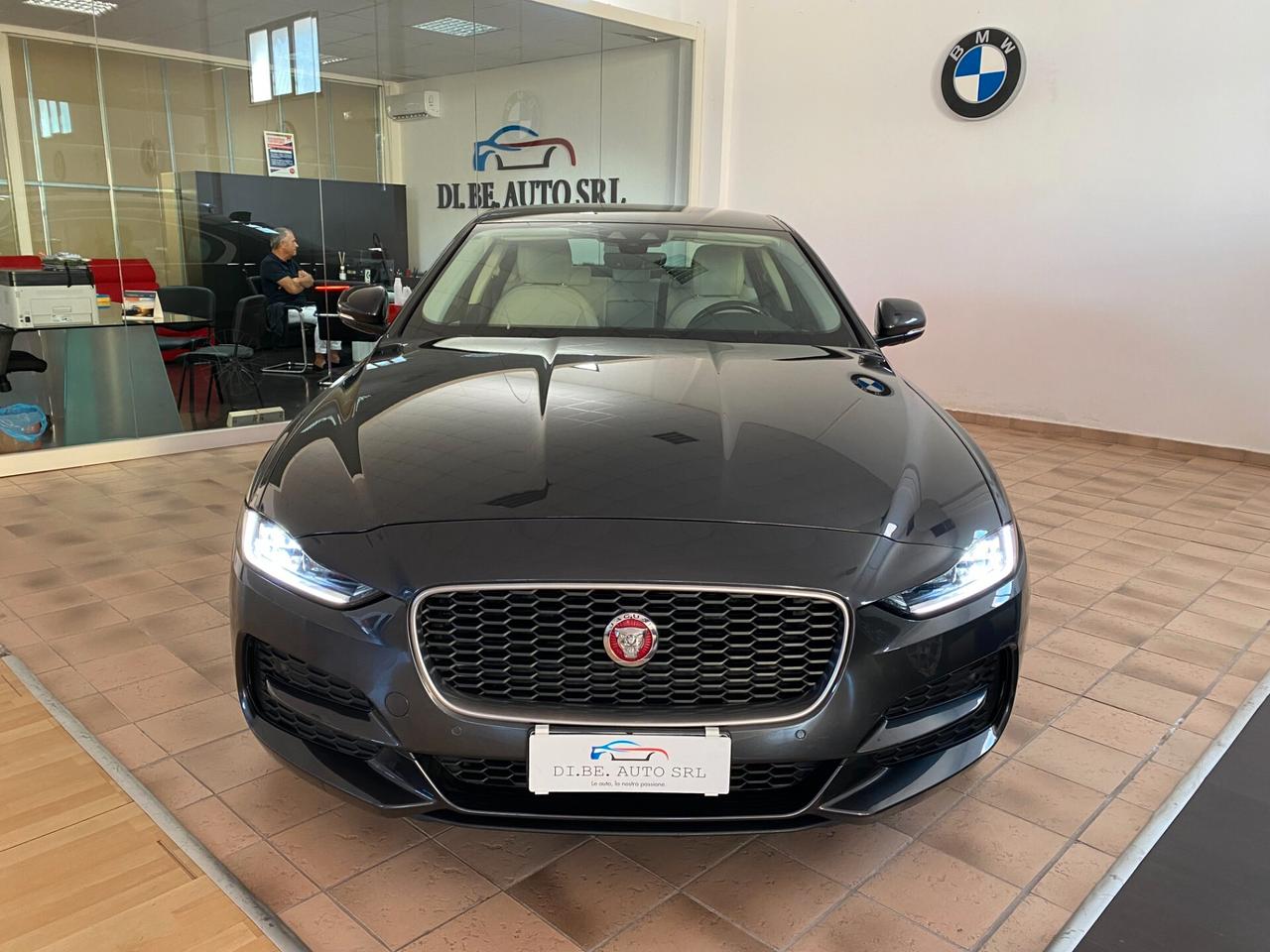 Jaguar XE 2.0 D 180 CV aut. R-Dynamic HSE