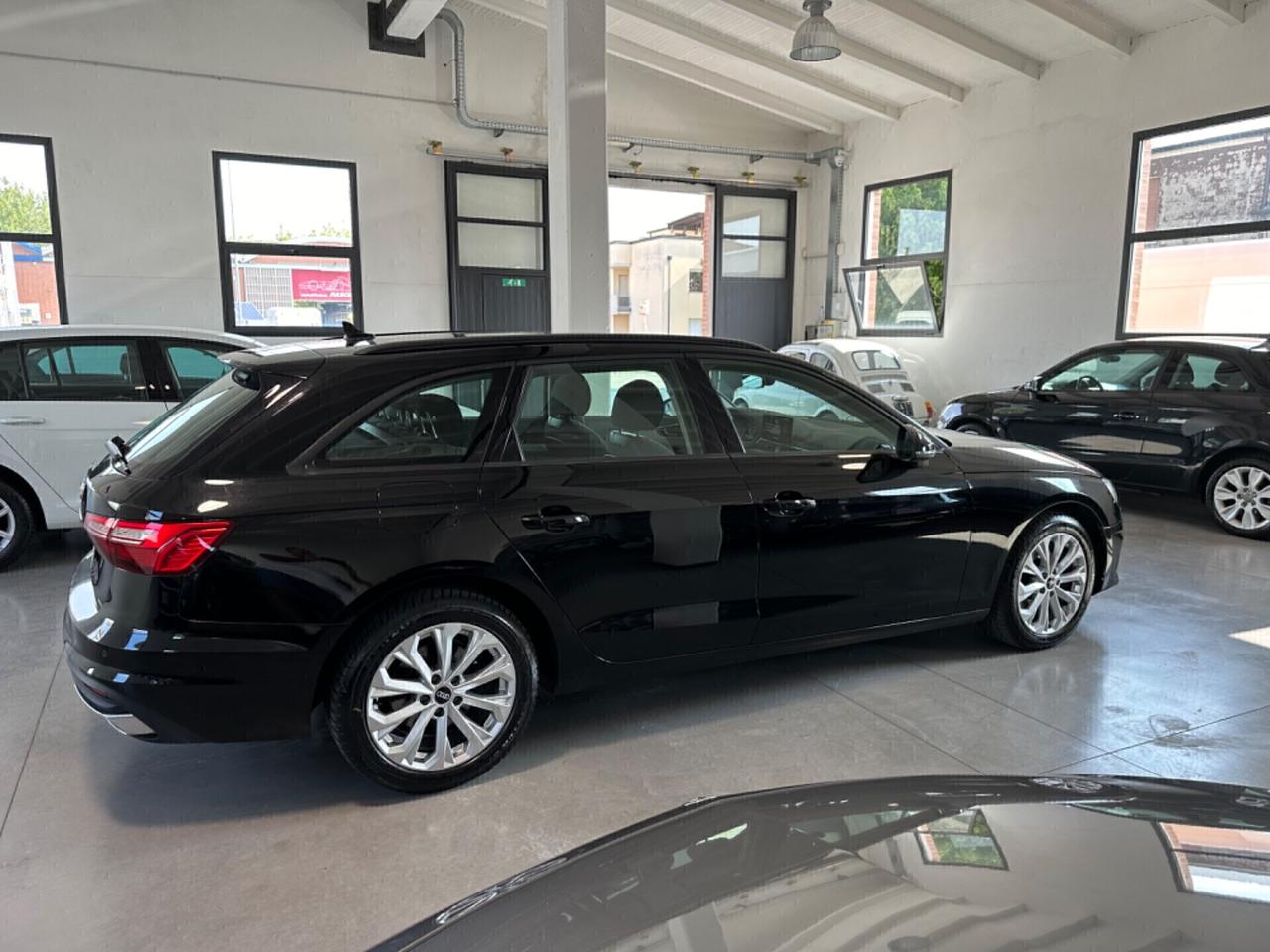 Audi A4 Avant 35 TDI/163 CV S tronic Business Advanced