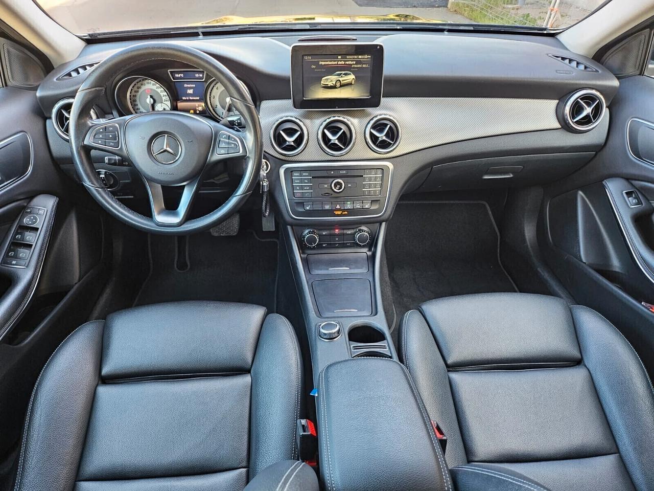 Mercedes-benz GLA 180 Executive 1.6 BENZ NAVI XENON SENSORI SEDILI RISCAL